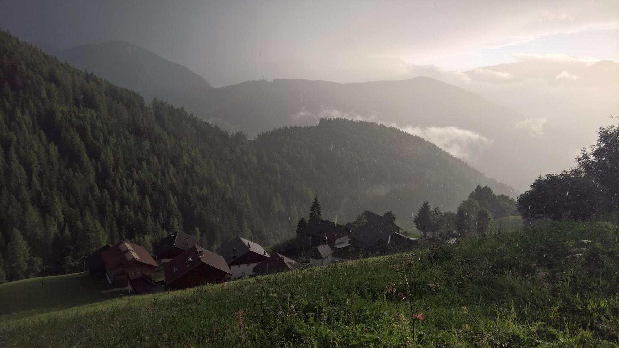 Alpine Hotel Gran Foda' San Vigilio Di Marebbe Bagian luar foto