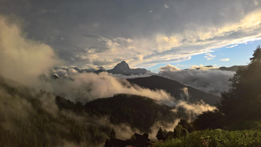 Alpine Hotel Gran Foda' San Vigilio Di Marebbe Bagian luar foto