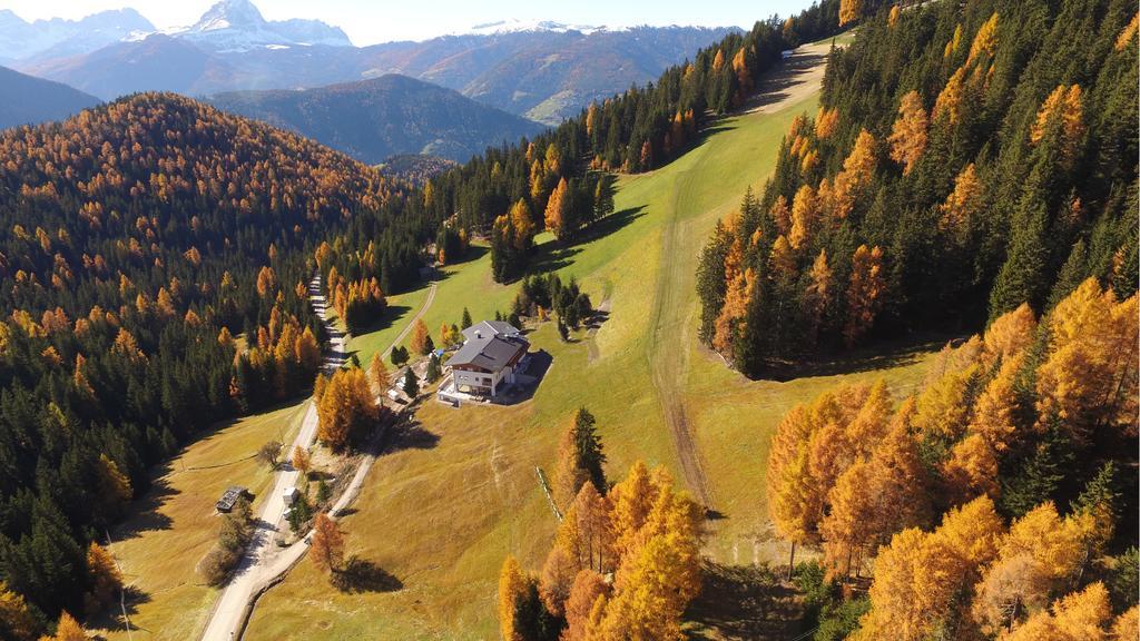 Alpine Hotel Gran Foda' San Vigilio Di Marebbe Bagian luar foto